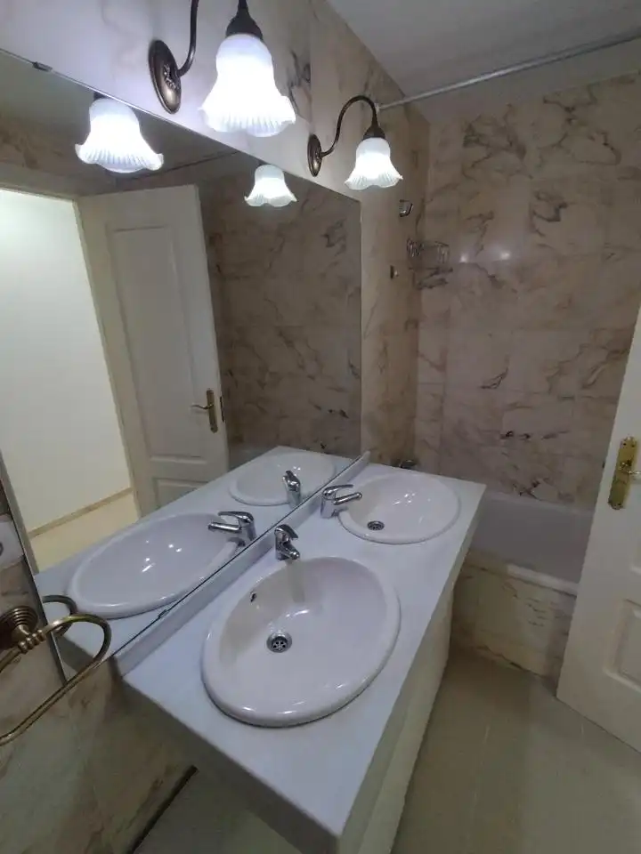 Baño de Piso de alquiler en Córdoba con Aire acondicionado