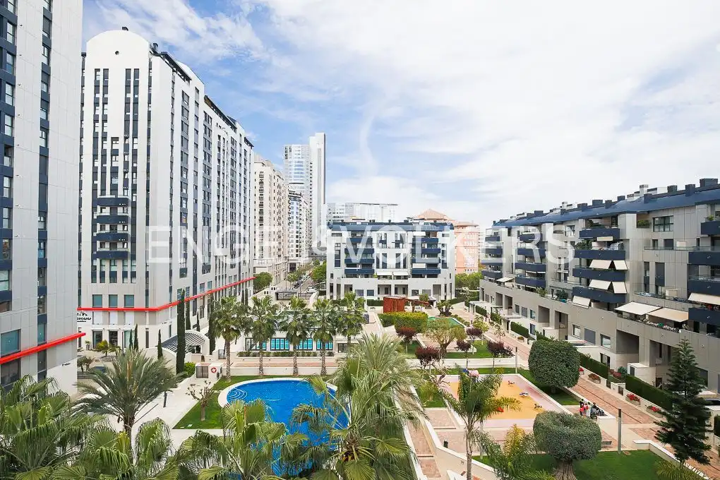 Vista exterior de Dúplex en venta en Valencia con Aire acondicionado, Calefacción y Jardín privado