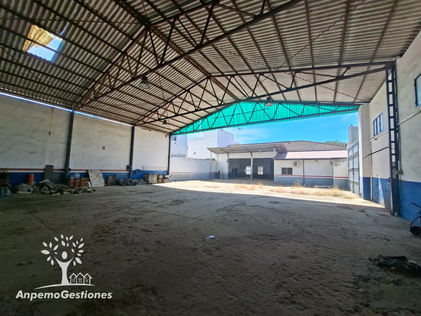 Vista exterior de Nave industrial en venta en Palma del Río