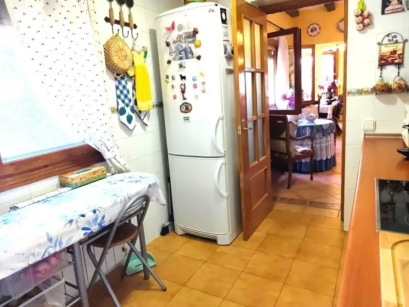 Kitchen of Houses for sale in Miraflores de la Sierra  with Air Conditioner, Heating and Terrace