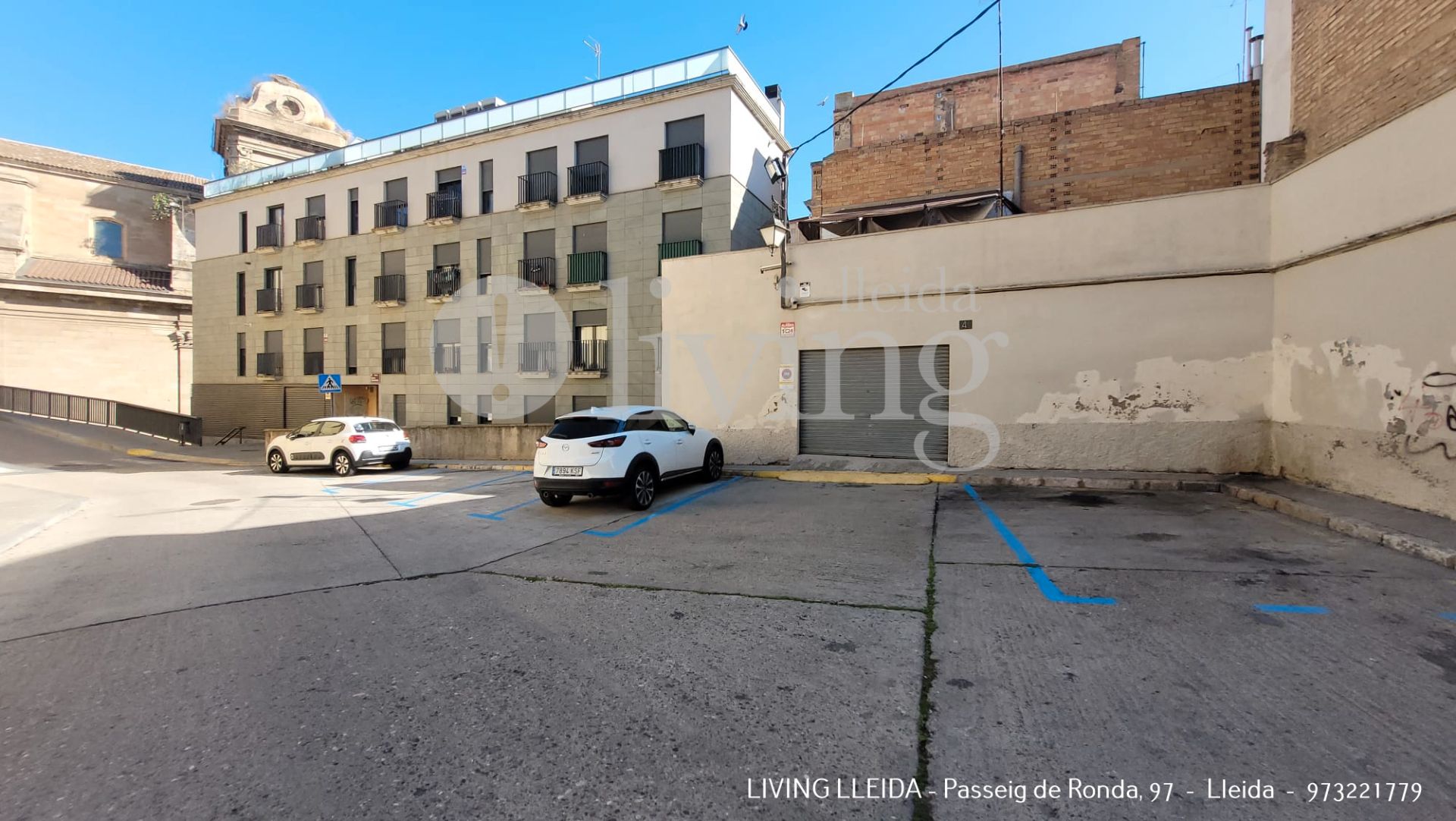 Vista exterior de Edifici en venda en  Lleida Capital