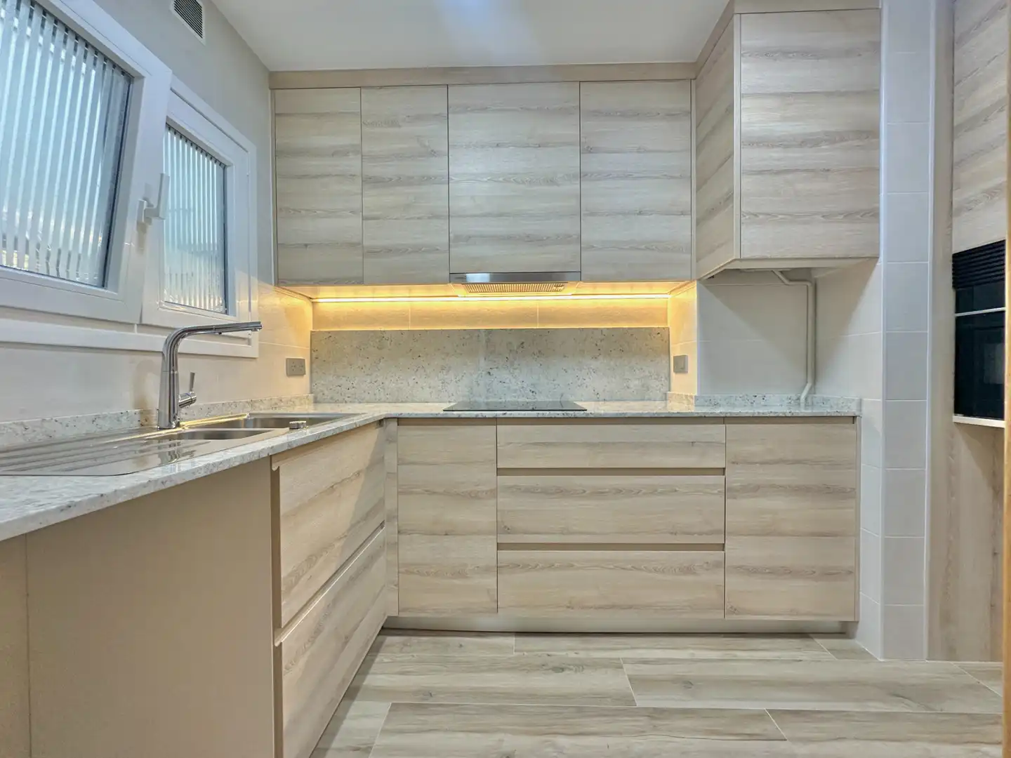 Cocina de Ático en venta en Barcelona con Aire acondicionado, Calefacción y Terraza
