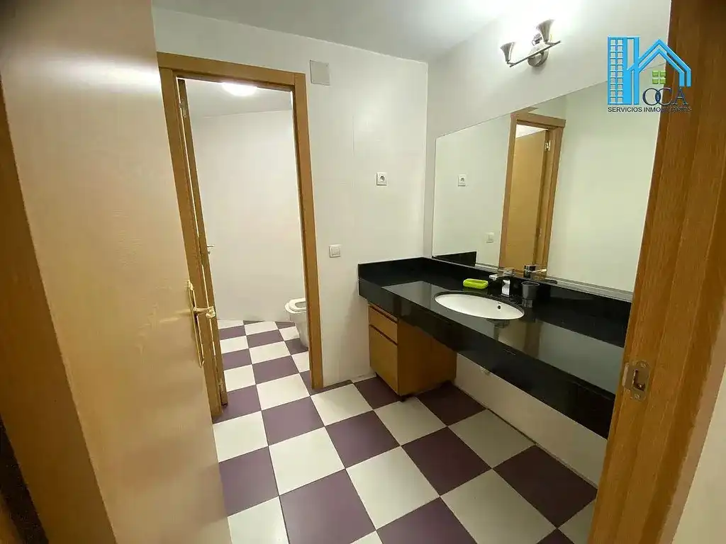 Bathroom of Commercial properties for rent in Madrid  with Air Conditioner and Furnished