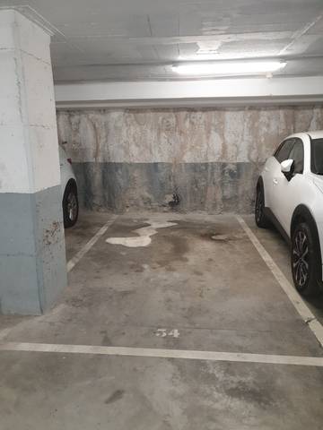 Garaje en Venta en Carrer de Pau Claris, 75 en Vinyets - Molí Vell