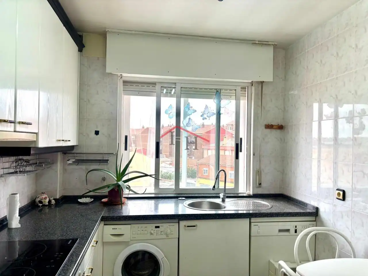 Flat for sale in Santiago Apóstol, imagen 2