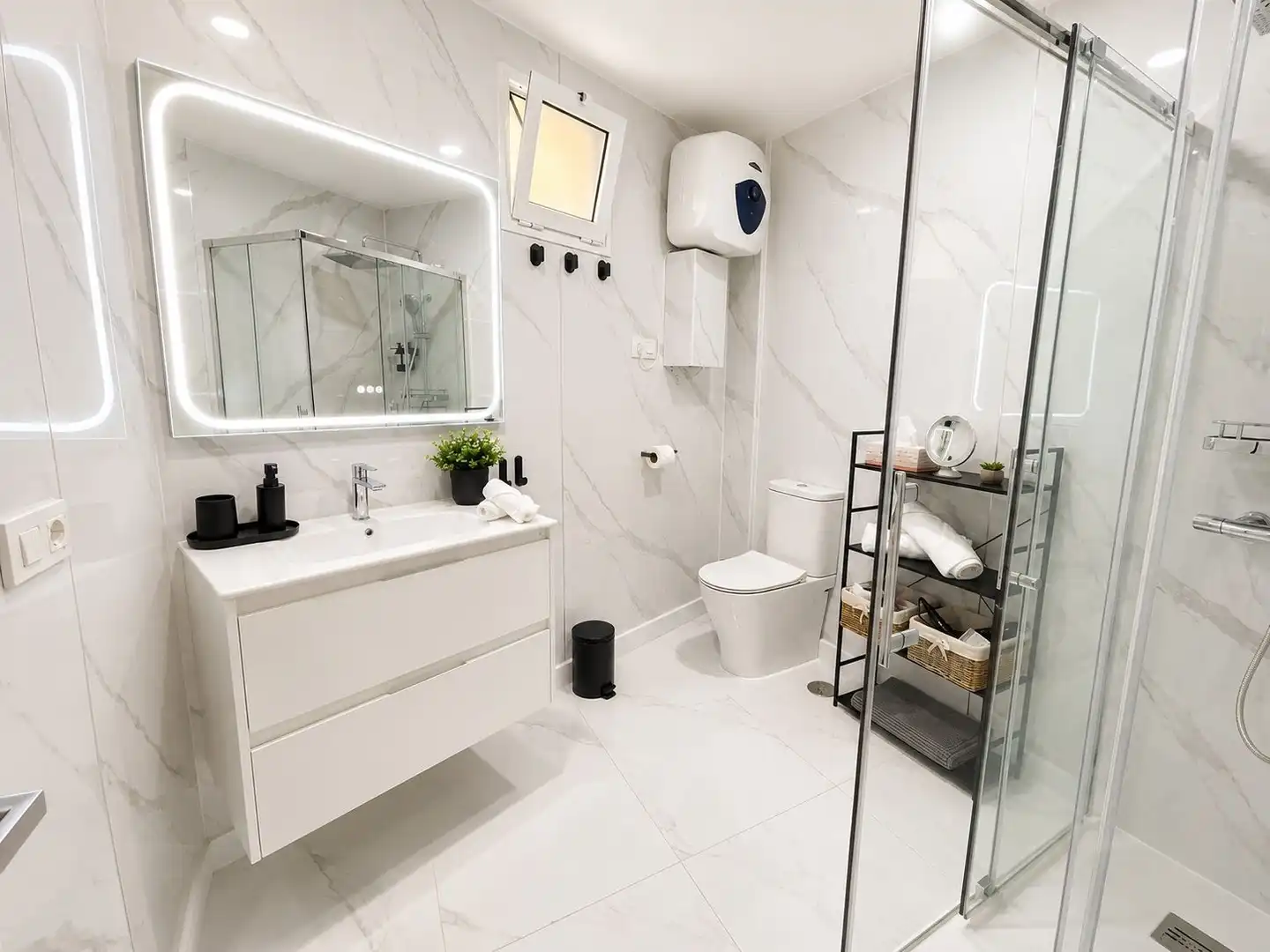 Bathroom of Flat for sale in Santiago del Teide  with Air Conditioner, Terrace and Swimming Pool