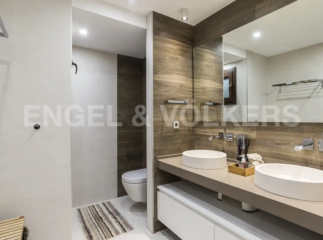 Baño de Piso en venta en Barcelona con Aire acondicionado, Calefacción y Terraza