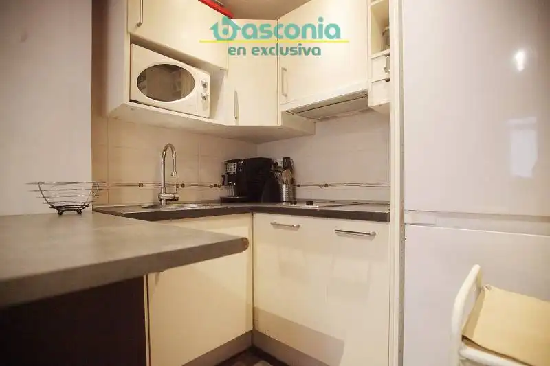 Kitchen of Flat for sale in Bilbao   with Furnished