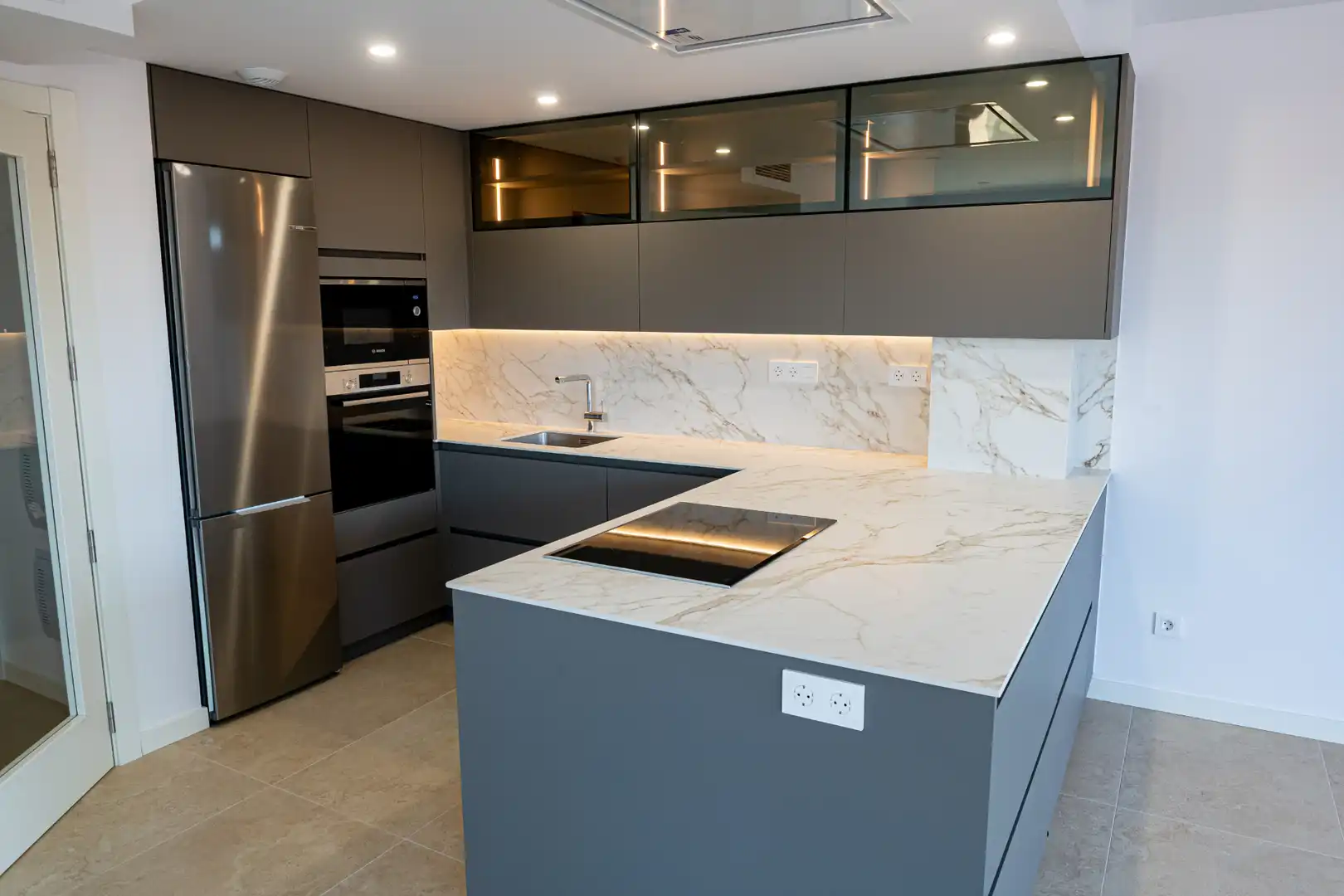 Neubau-Penthouse mit Aufzug zum Verkauf in Carrer de Granollers 7, imagen 4