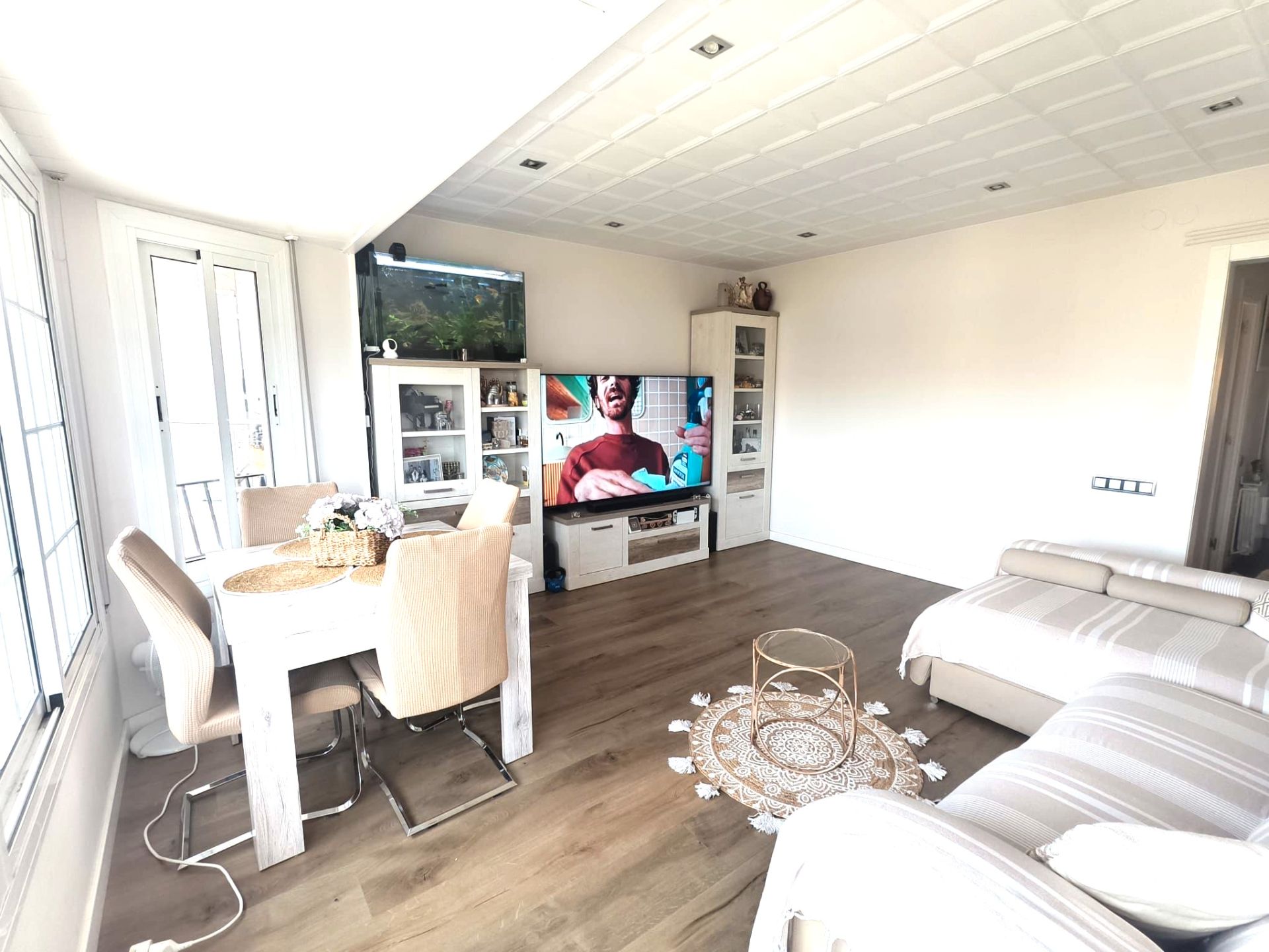 Living room of Flat for sale in Terrassa  with Air Conditioner, Heating and Parquet flooring