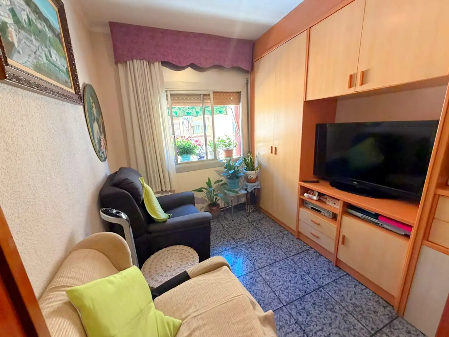 Living room of Flat for sale in El Prat de Llobregat  with Air Conditioner and Oven