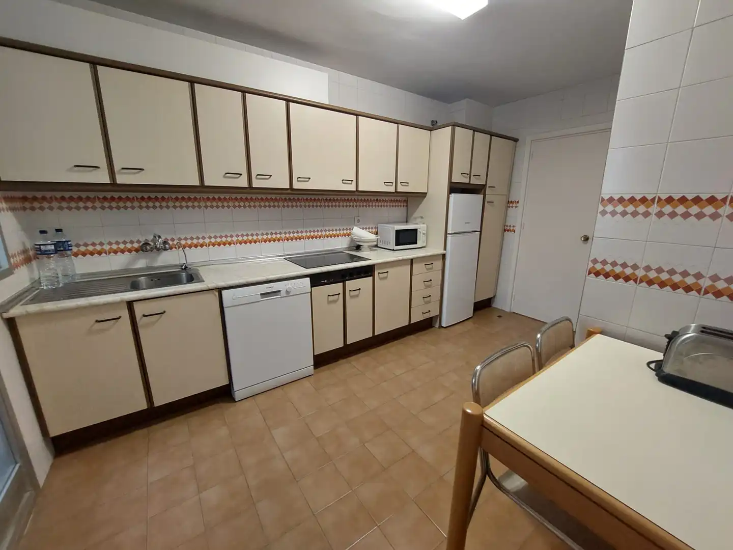 Küche von Wohnung zum Verkauf in Fuengirola mit Klimaanlage, Möbliert und Waschmaschine