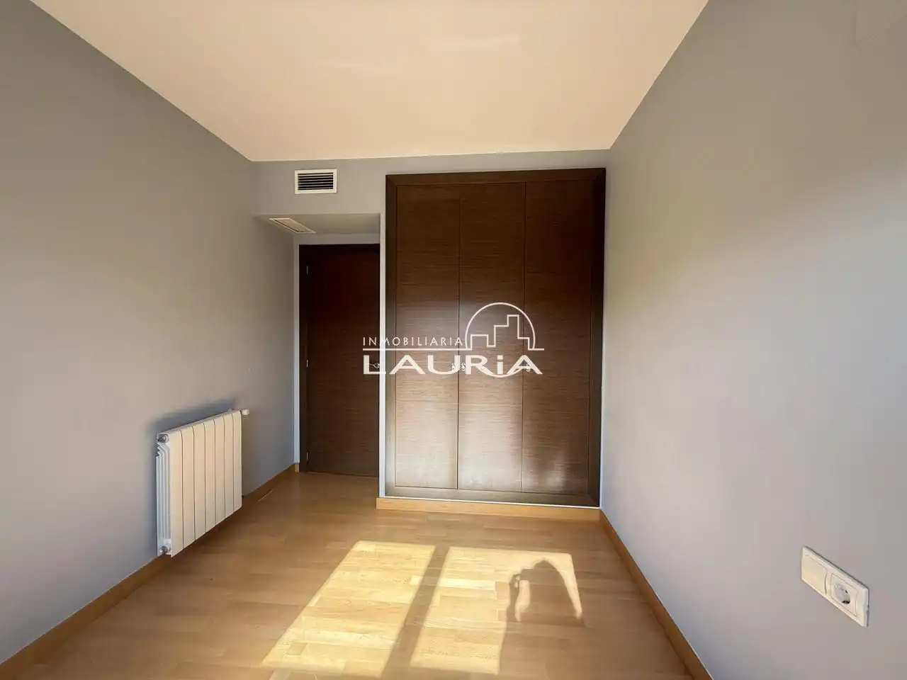 Bedroom of Flat for sale in Burjassot  with Air Conditioner, Heating and Private garden