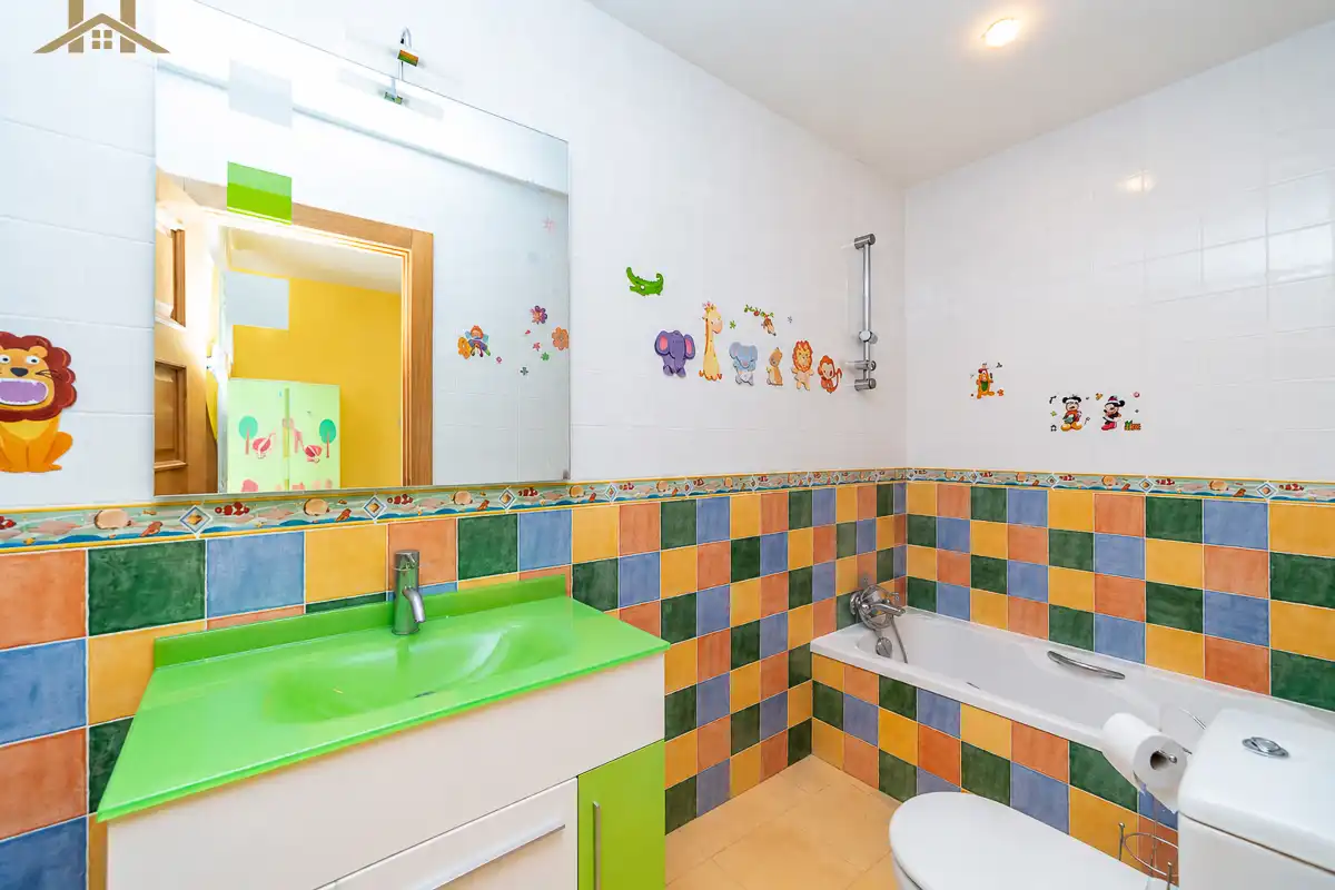 Baño de Casa o chalet en venta en Villaviciosa de Odón con Aire acondicionado, Calefacción y Jardín privado