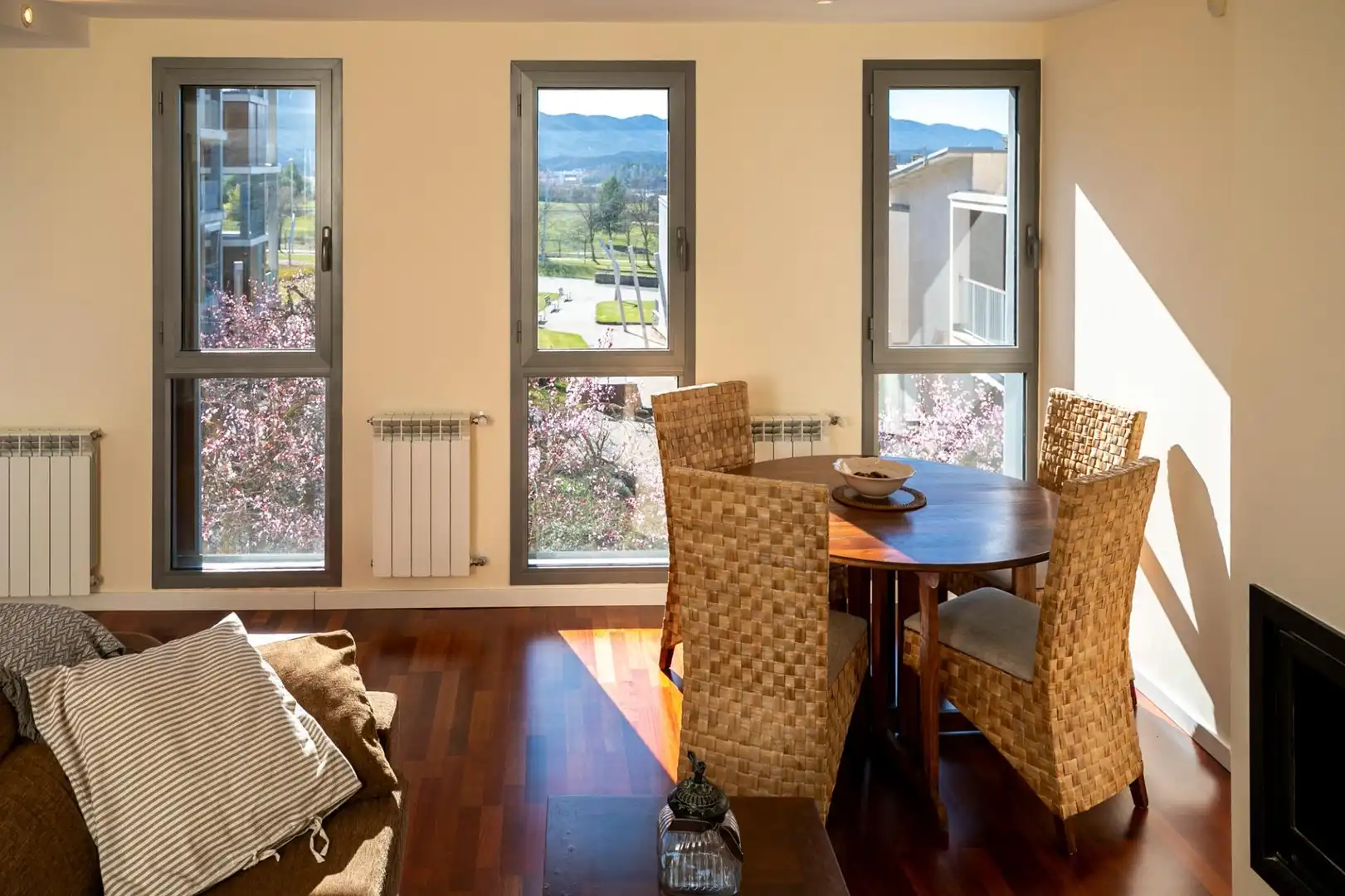 Comedor de Dúplex en venta en Sabiñánigo con Calefacción, Terraza y Trastero