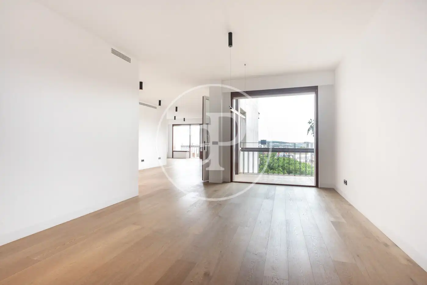 Vista exterior de Piso de alquiler en Barcelona con Aire acondicionado, Calefacción y Jardín privado