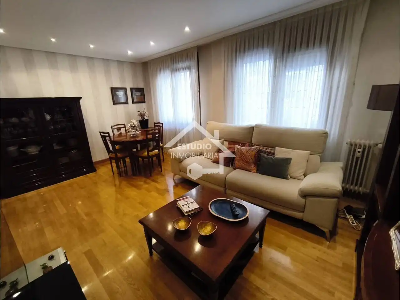 Piso con terraza en venta en Calle Belchite, imagen 28
