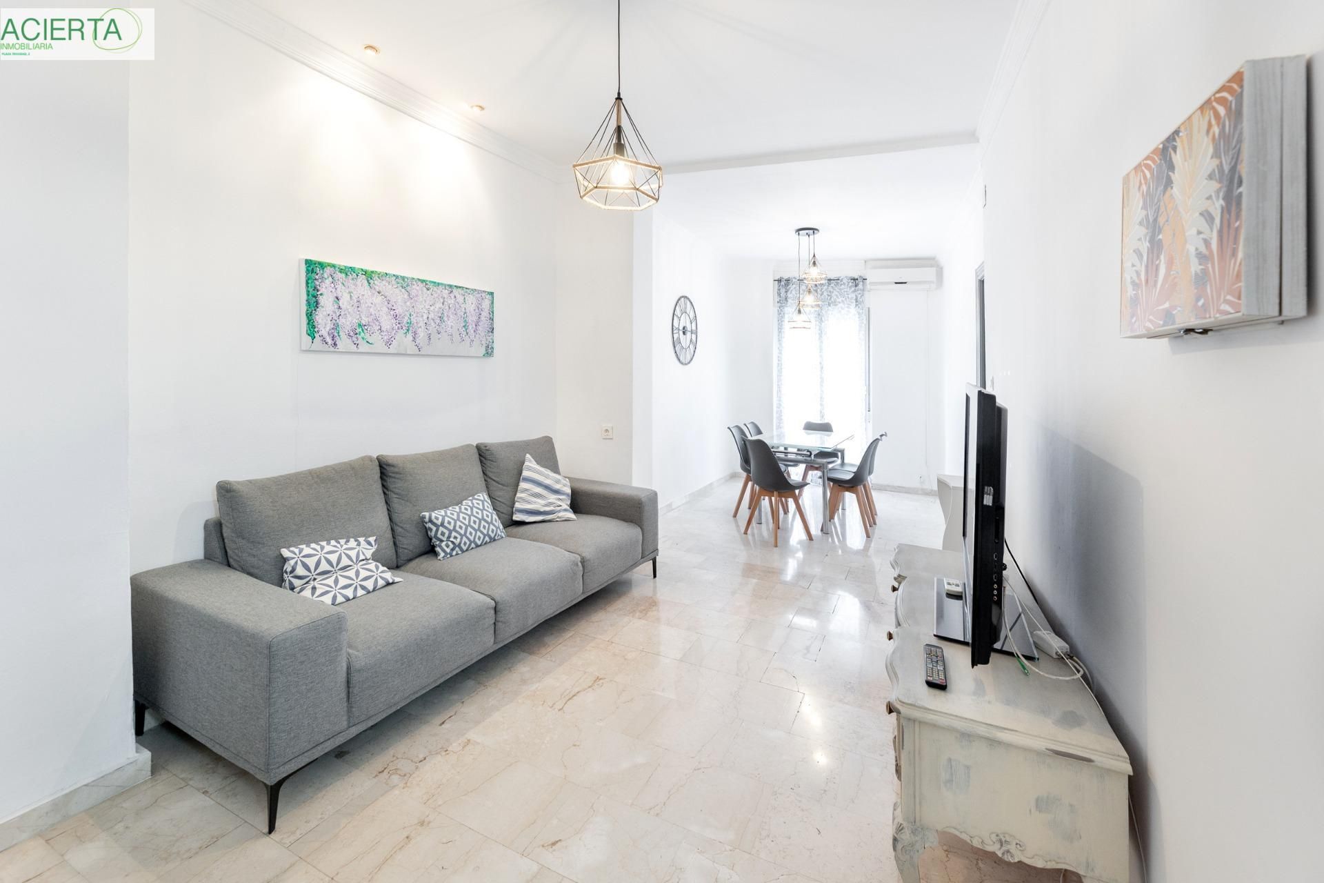 Sala d'estar de Pis en venda en  Granada Capital amb Aire condicionat i Balcó