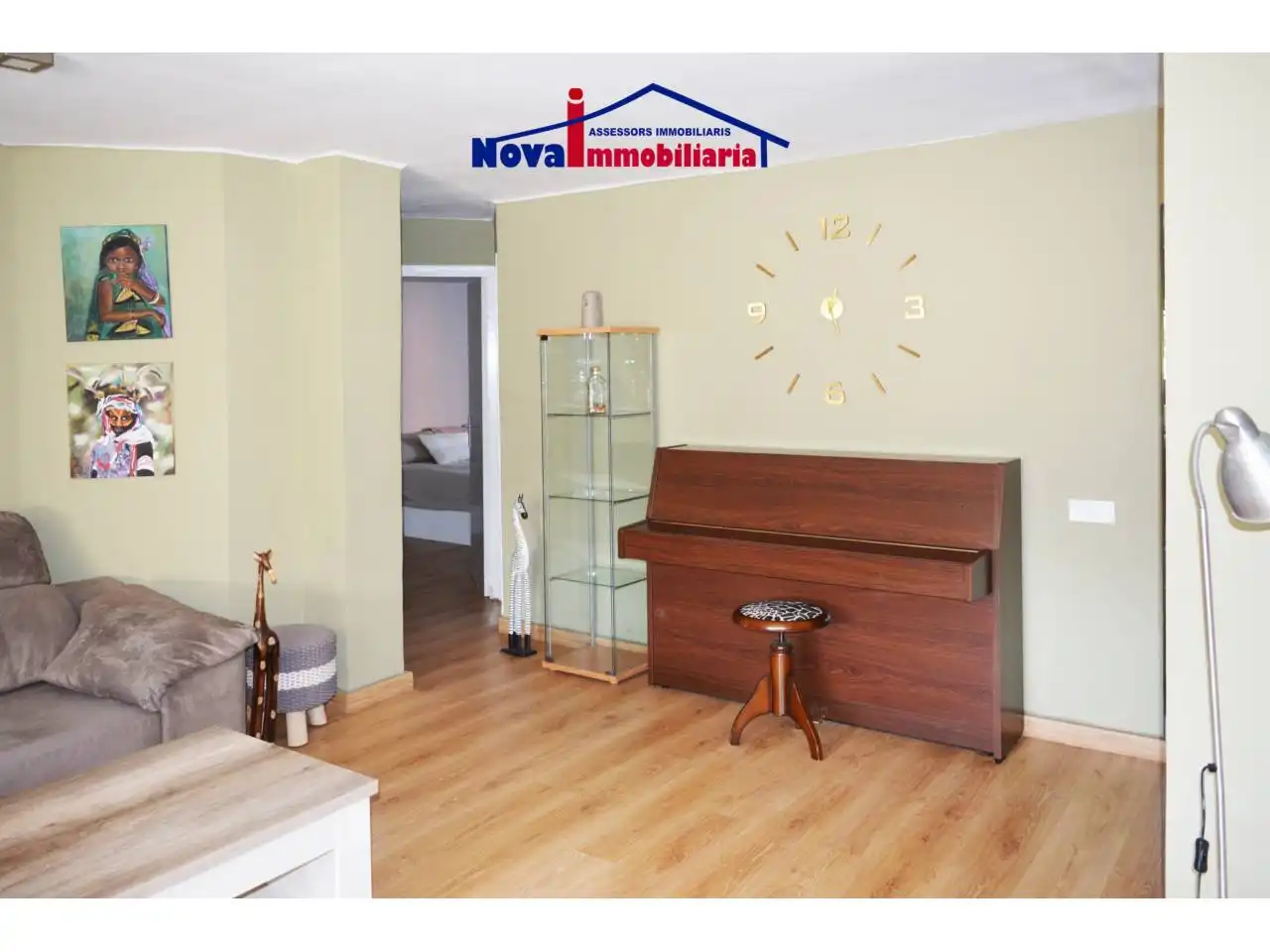 Living room of Flat for sale in Viladecans  with Parquet flooring, Furnished and Balcony