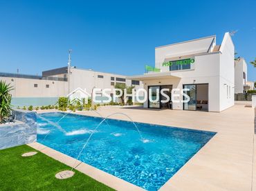 Villa avec balcon à vendre à Orihuela Costa