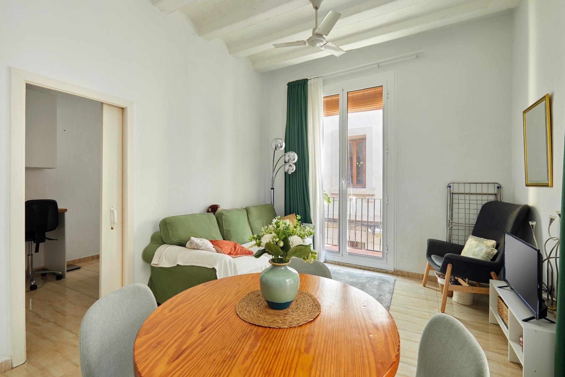 Sala d'estar de Pis en venda en  Barcelona Capital amb Aire condicionat i Balcó