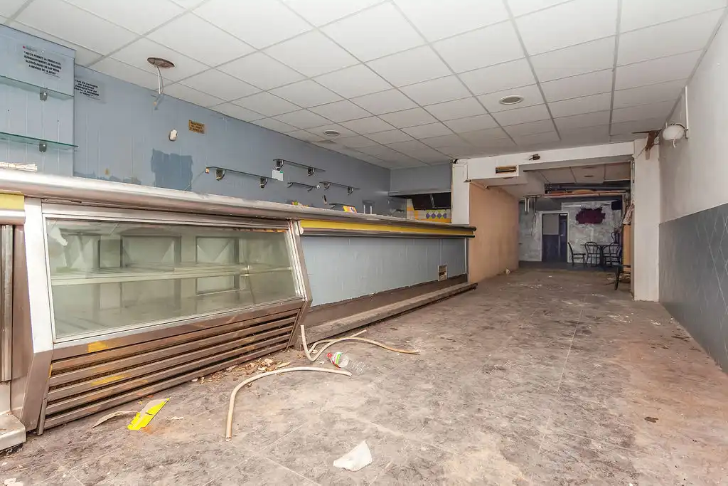 Solvia Inmobiliaria  Locales Cornellà de Llobregat, imatge 4