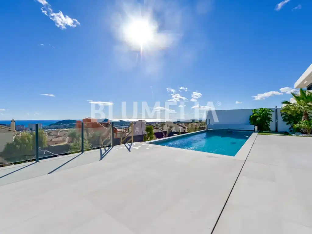 Casa amb terrassa en venda a Golf Bahía, imagen 7