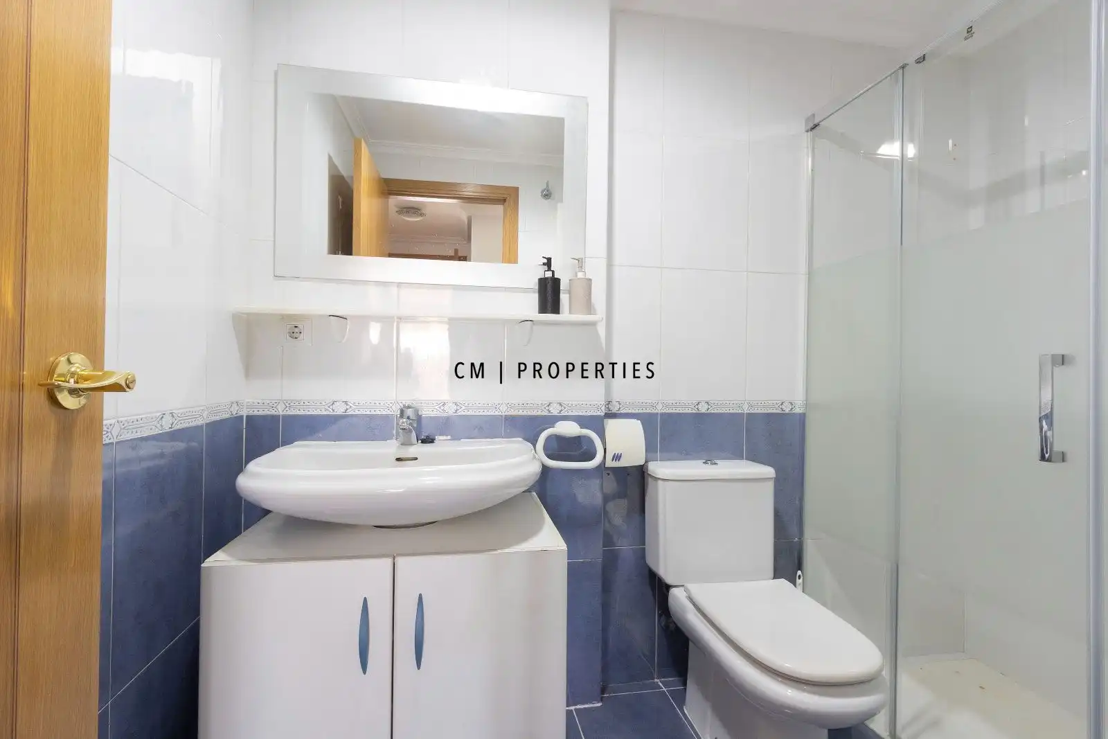 Badezimmer von Dachboden zur Miete in Canet d'En Berenguer mit Klimaanlage, Heizung und Terrasse