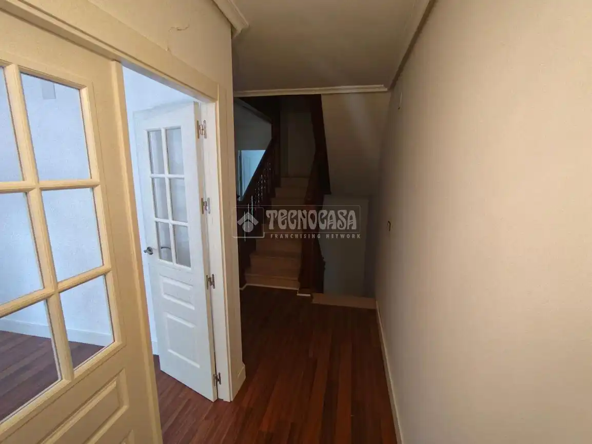 Casa adosada en venda en Mengíbar amb Piscina