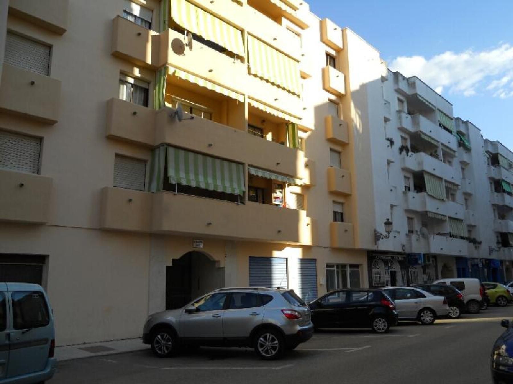 Vista exterior de Local en venda en Estepona