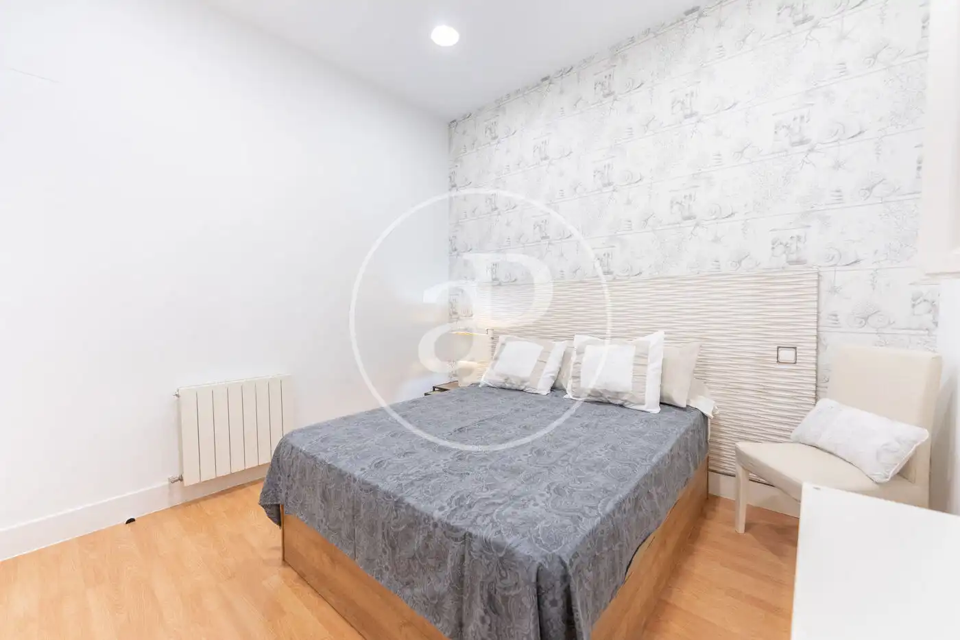 Bedroom of Flat for rent in Madrid  with Air Conditioner, Heating and Private garden