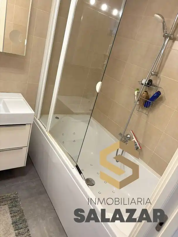 Baño de Piso en venta en Bilbao  con Calefacción, Terraza y Trastero