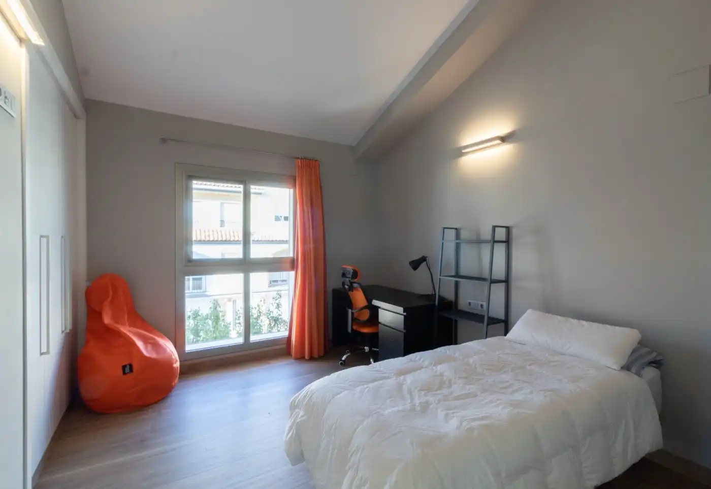 Bedroom of Houses for sale in Turís  with Air Conditioner, Heating and Private garden