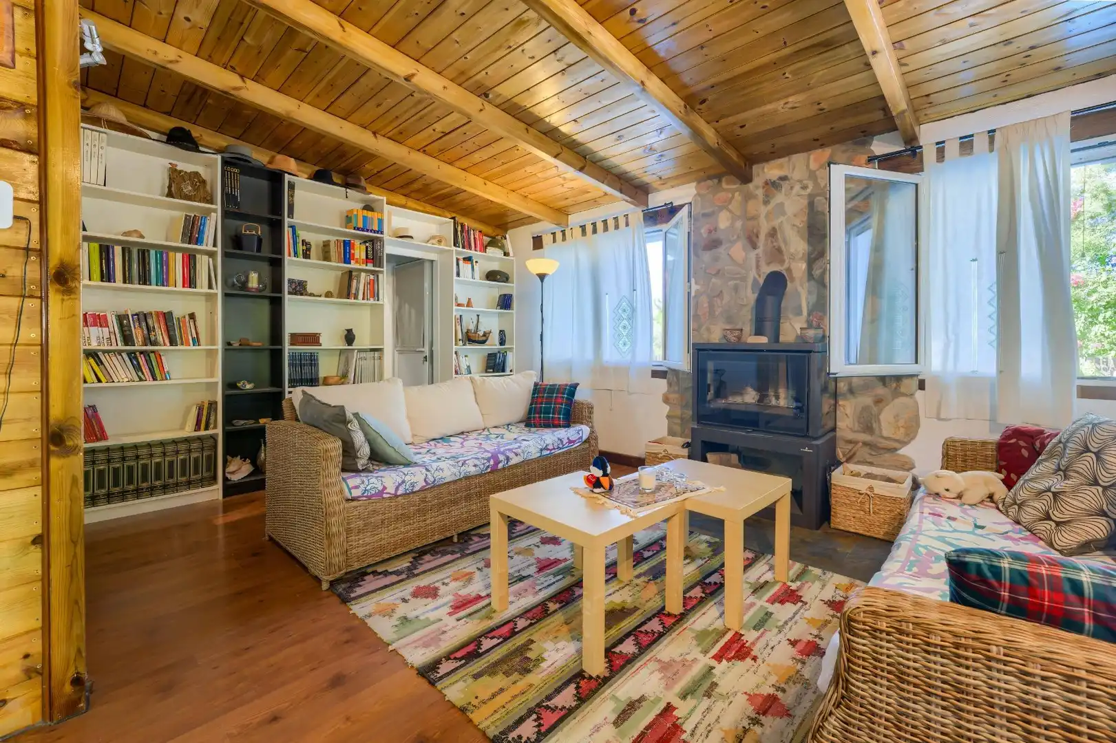 Sala de estar de Casa o chalet en venta en Sanlúcar la Mayor con Aire acondicionado, Jardín privado y Trastero