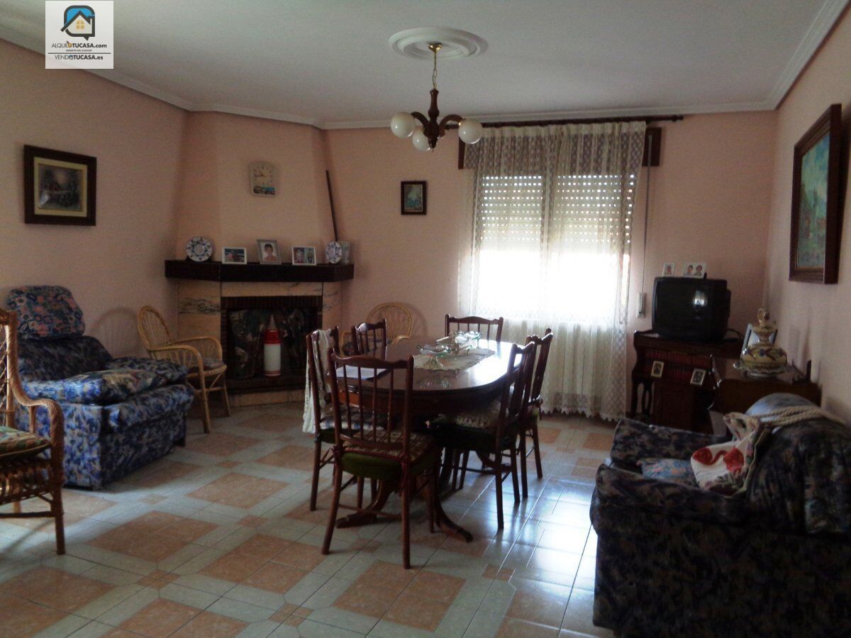 Dining room of House or chalet for sale in Santovenia de Pisuerga  with Heating and Terrace