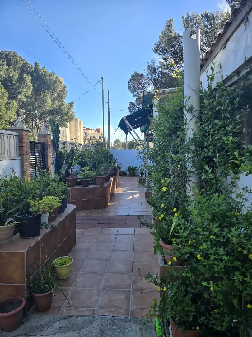 Terrassa de Casa o xalet en venda en Mont-roig del Camp amb Aire condicionat, Calefacció i Jardí privat