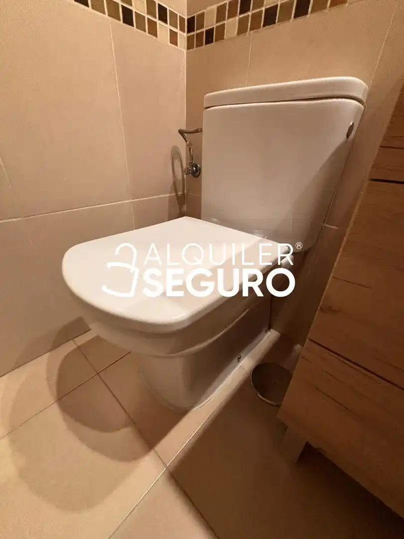 Bathroom of Attic for rent in Madrid  with Air Conditioner, Heating and Terrace
