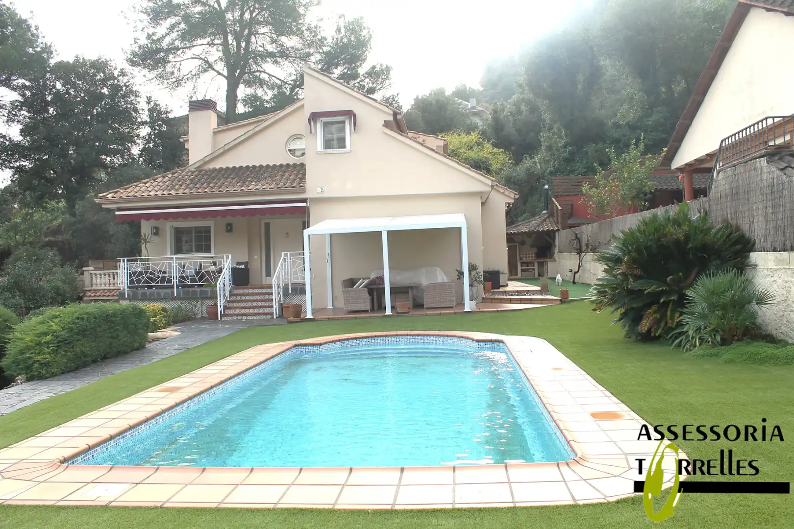 Schwimmbecken von Haus oder Chalet zum Verkauf in Torrelles de Llobregat mit Heizung, Privatgarten und Parkett