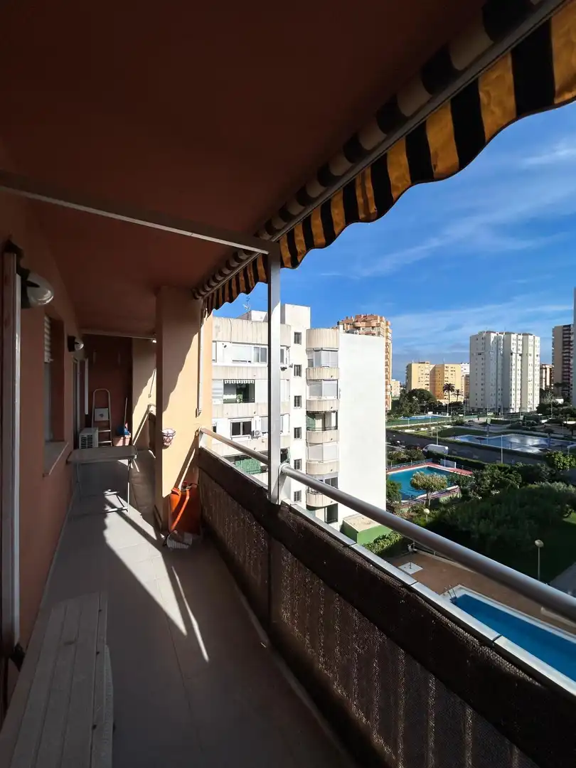 Außenansicht von Wohnung zur Miete in La Pobla de Farnals mit Möbliert, Balkon und Gemeinschaftspool