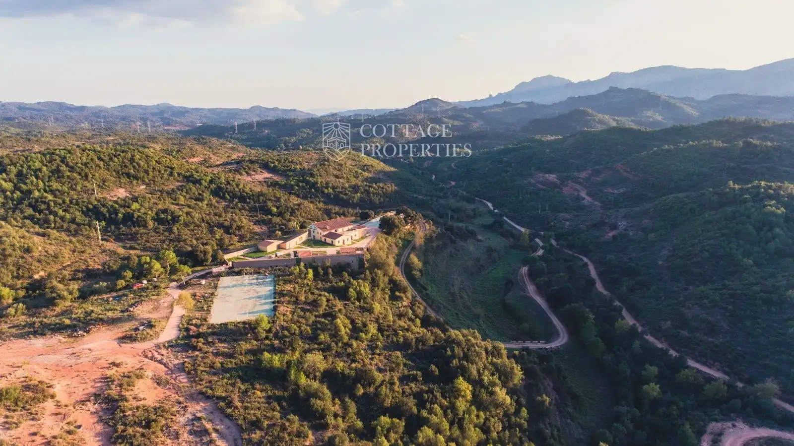 Finca rústica en venda en Sant Llorenç Savall amb Calefacció i Piscina