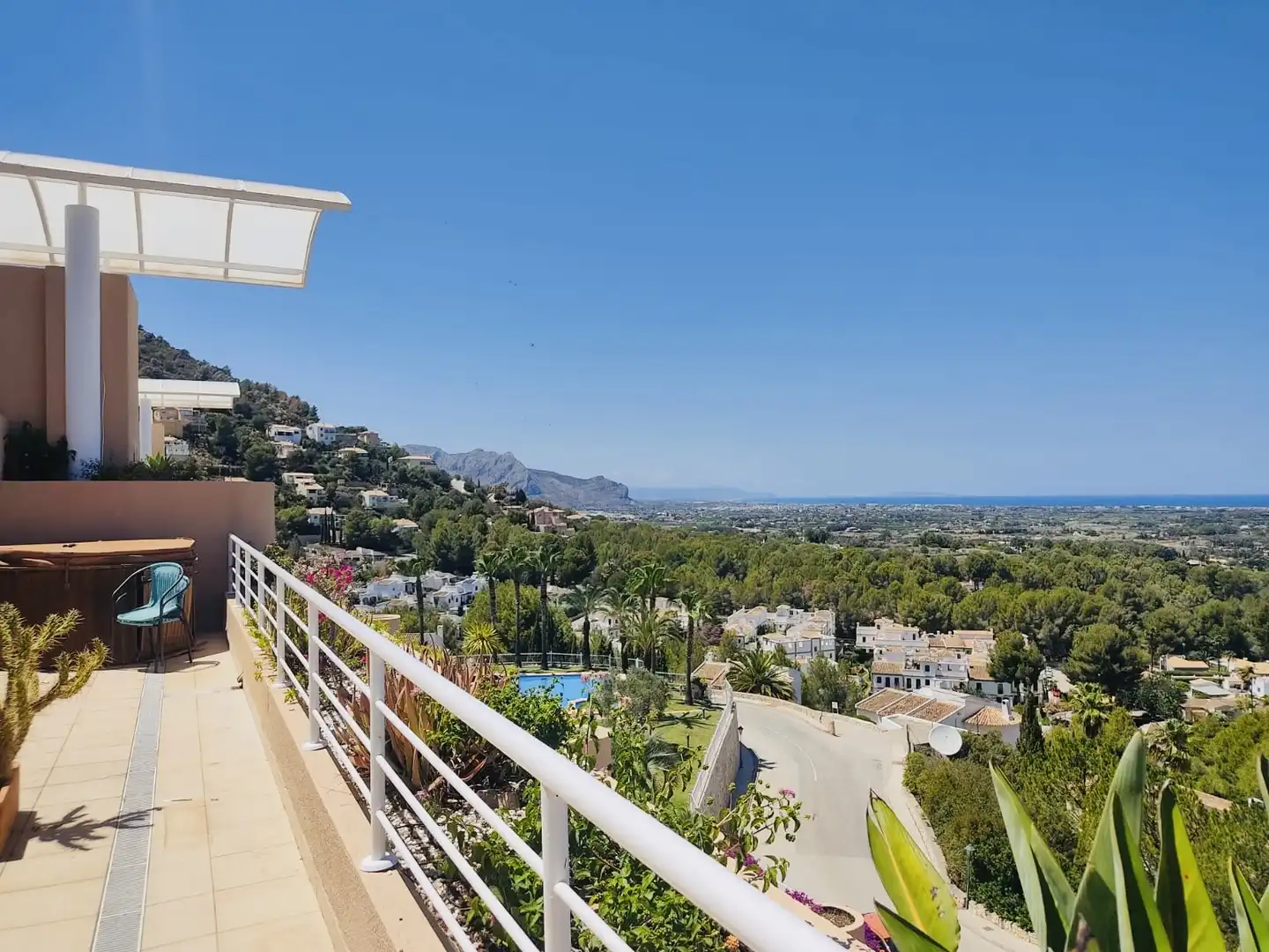 Vista exterior de Àtic en venda en Dénia amb Aire condicionat, Calefacció i Terrassa