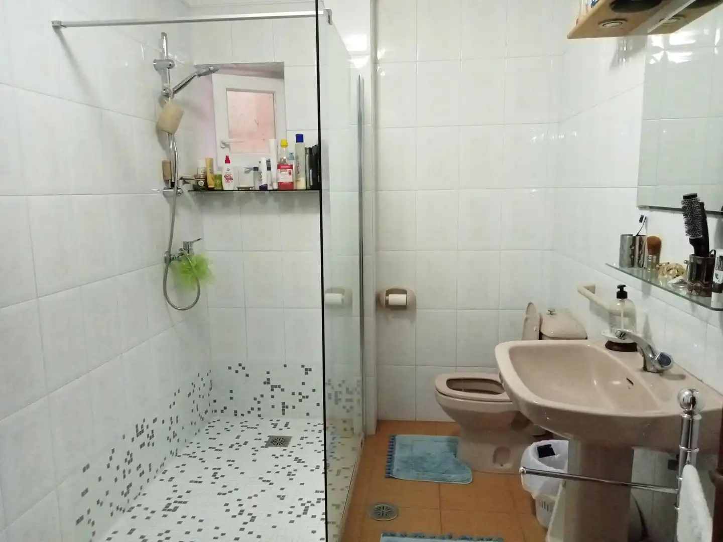 Baño de Casa o chalet en venta en Vilagarcía de Arousa con Calefacción, Piscina y Balcón