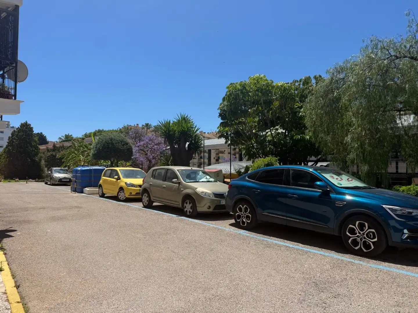 Aparcament de Pis en venda en Fuengirola amb Aire condicionat, Terrassa i Moblat