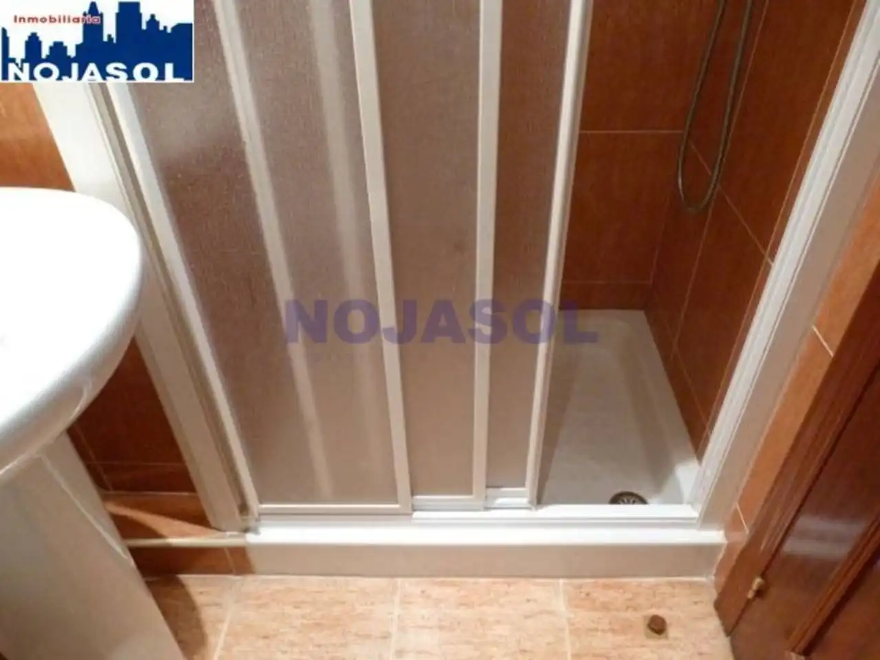 Baño de Apartamento de alquiler en Noja con Calefacción, Trastero y Amueblado