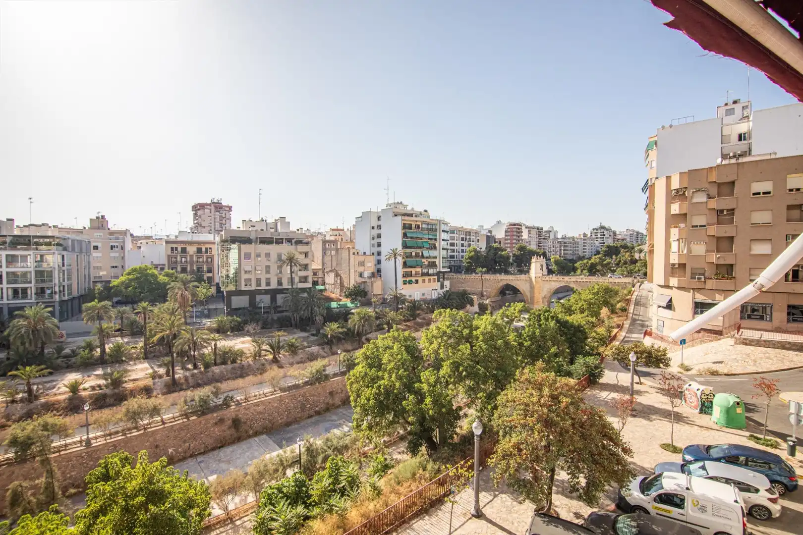 Vista exterior de Dúplex en venta en Elche / Elx con Aire acondicionado, Calefacción y Trastero