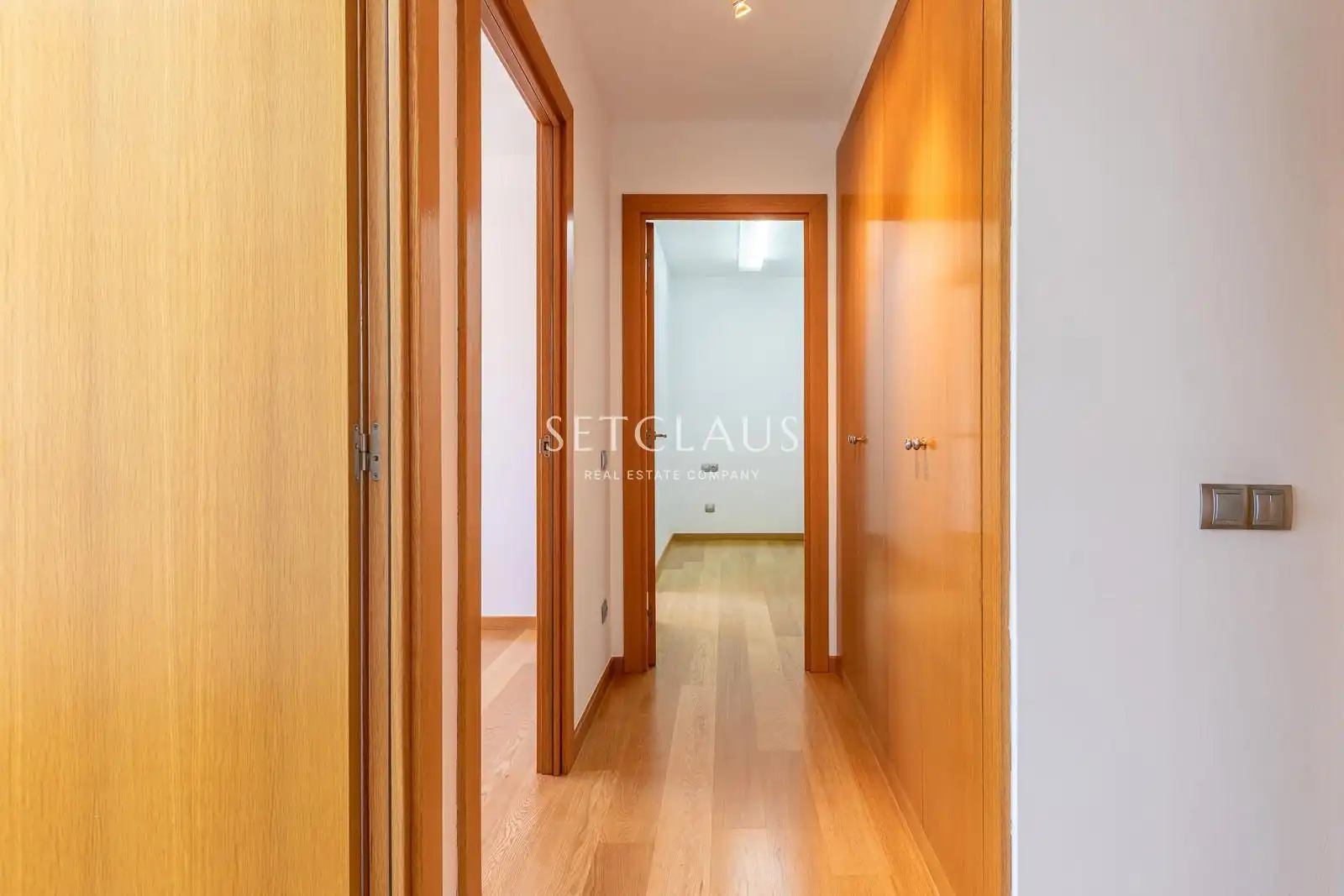 Wohnung zum Verkauf in Badalona mit Klimaanlage, Heizung und Terrasse