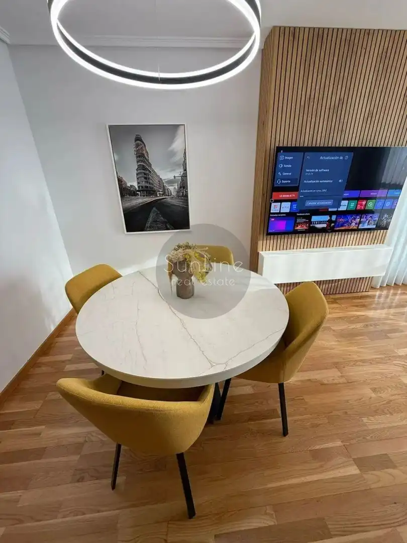 Esszimmer von Wohnung zur Miete in Quatre Carreres