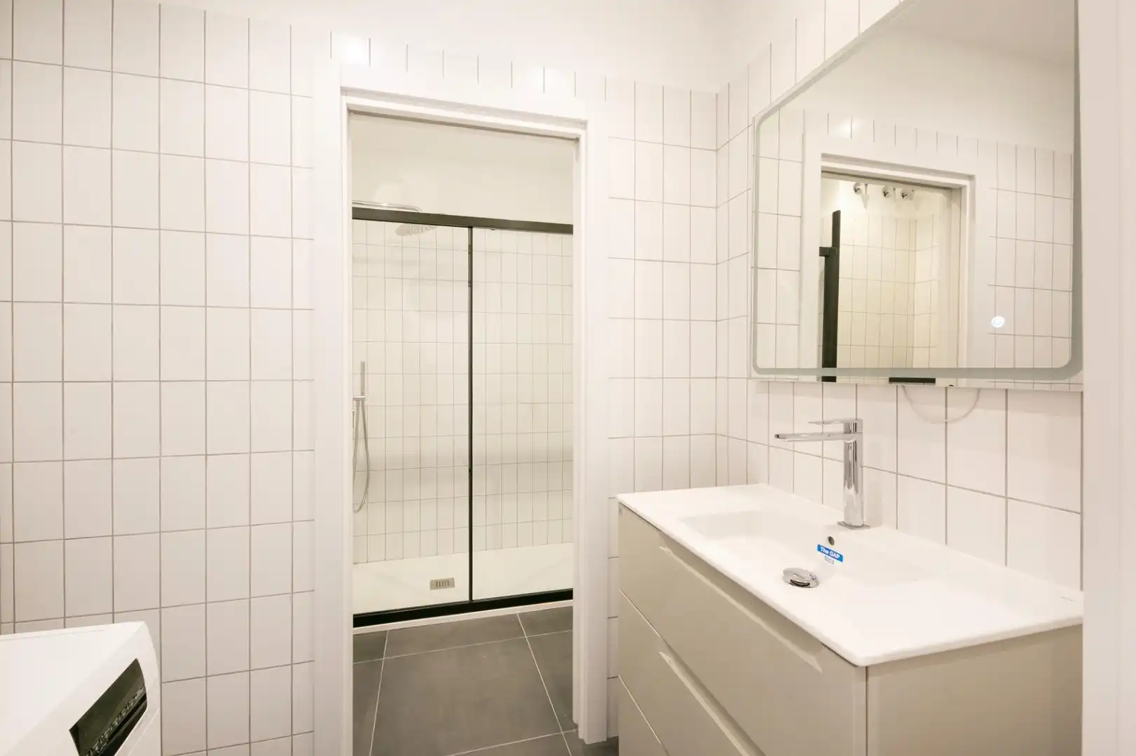 Badezimmer von Wohnung zur Miete in Barcelona mit Klimaanlage, Heizung und Parkett