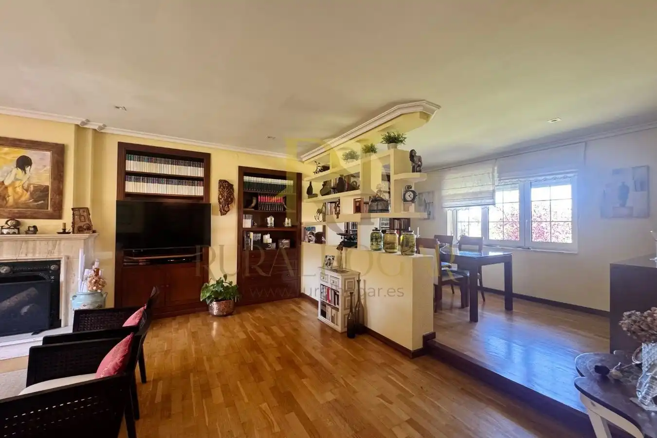 Sala de estar de Casa o chalet en venta en Santovenia de la Valdoncina con Calefacción, Jardín privado y Parquet