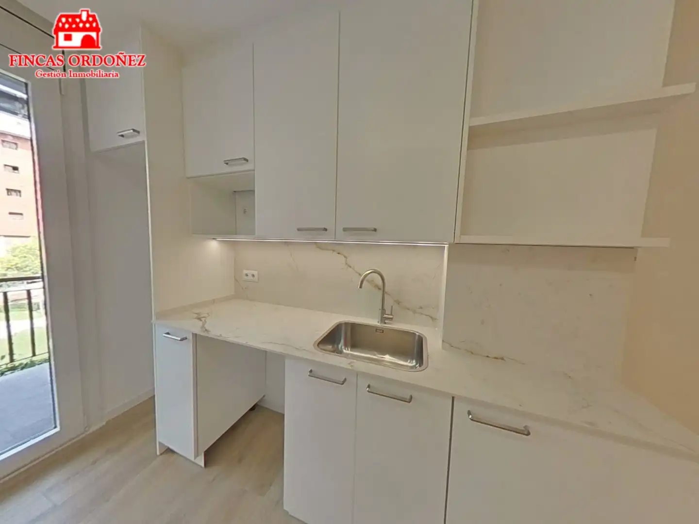Küche von Wohnung zum Verkauf in Sant Andreu de la Barca mit Klimaanlage, Heizung und Balkon